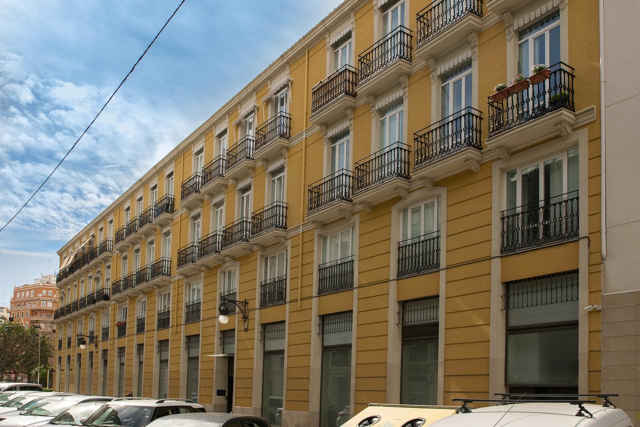 Beds & Breaks Nyman Valencia Exterior photo